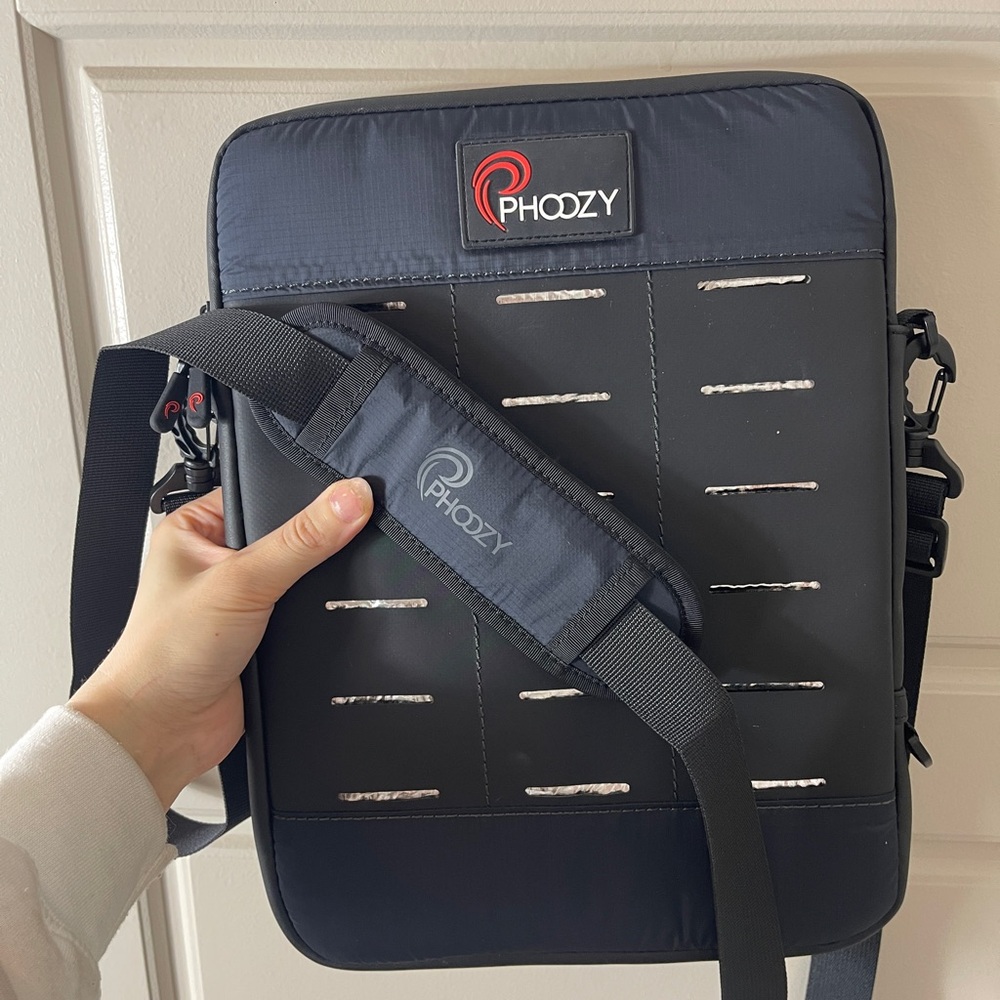 Phoozy Tablet / Laptop Capsule